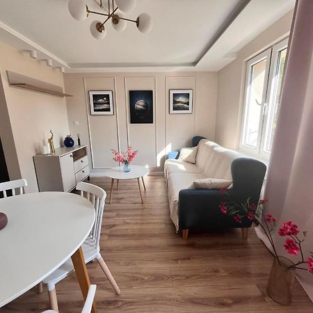 Prestige Apartment Bohaterow Warszawy キェルツェ エクステリア 写真