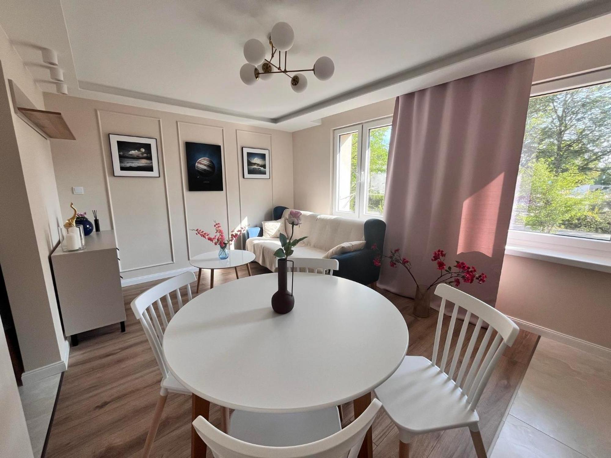 Prestige Apartment Bohaterow Warszawy キェルツェ エクステリア 写真