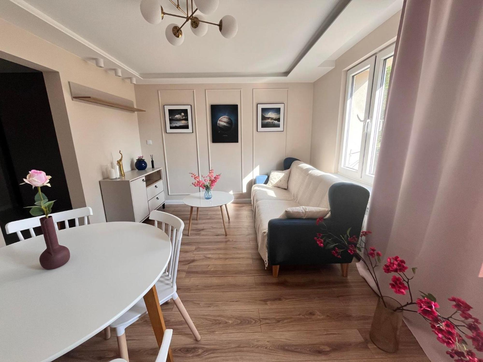 Prestige Apartment Bohaterow Warszawy キェルツェ エクステリア 写真